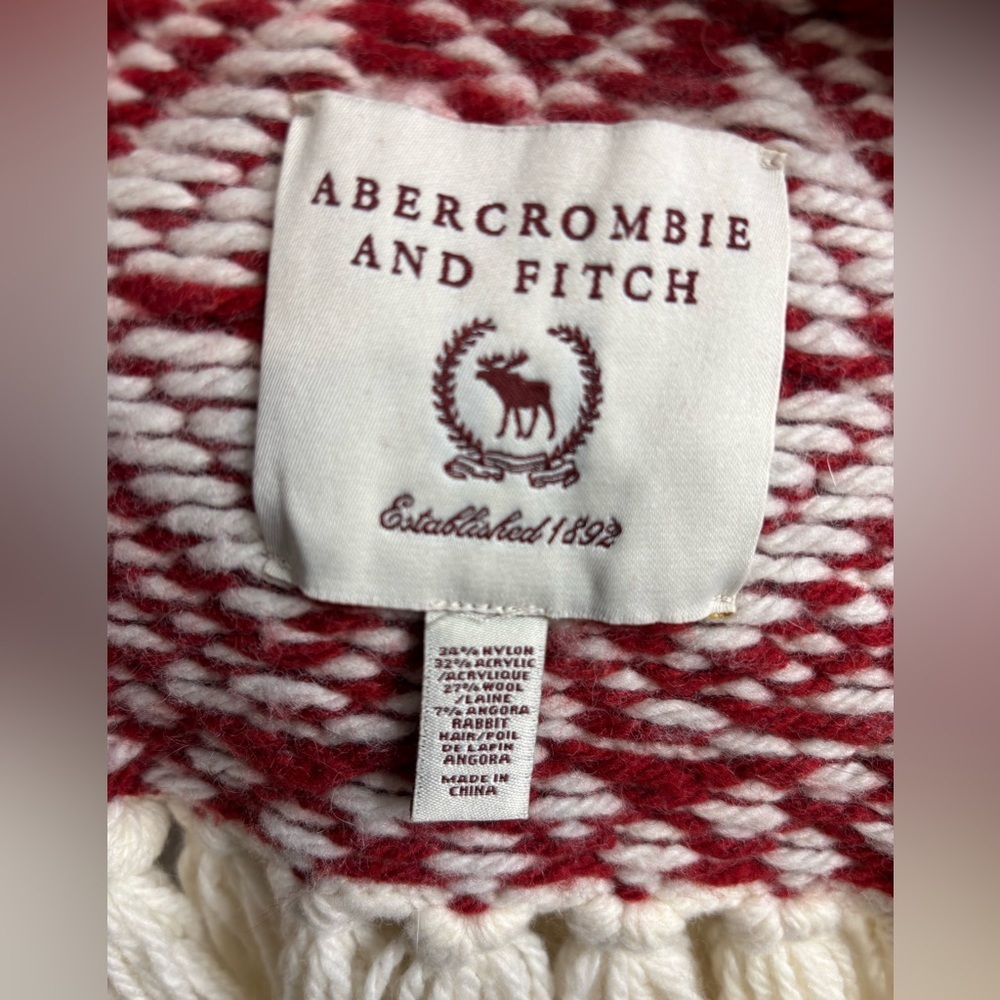 Abercrombie and Fitch Cream and Red Knit Scarf fair aisle with Fringe - Picture 4 of 4